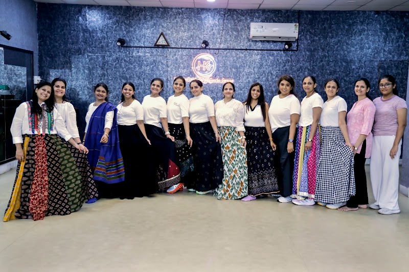 HEMANT'S KHELAIYA GARBA CLASSES - HEMANT'S KHELAIYA GARBA CLASSES, Hk Garba & Dance class .Pratishtha society hall next toJain tempal, Prathistha bungalow, Ghod Dod Rd, behind sarelawadi, opposite pratistha Tower, Sarela Wadi, Athwa, Surat, Gujarat 395001, India