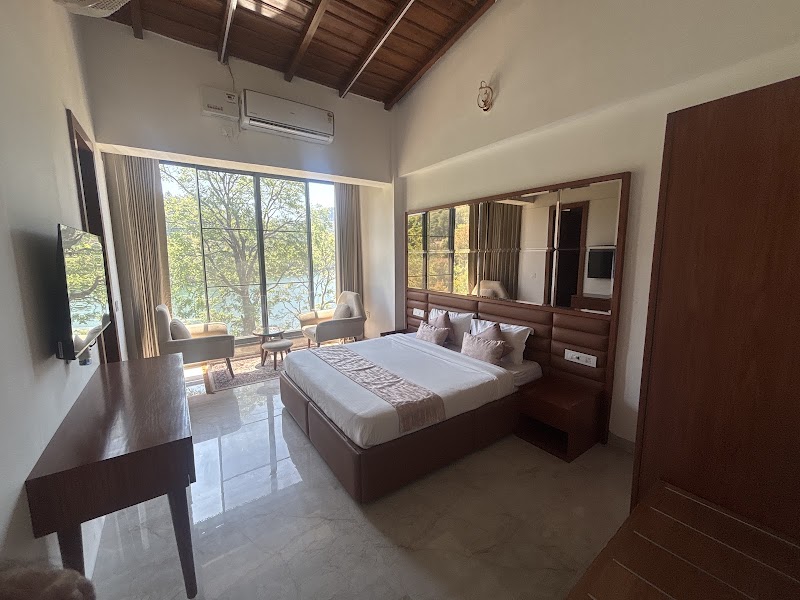 The Lakefront Suites - The Lakefront Suites 8HGM+89R, Siloti Pant, Uttarakhand 263136, India
