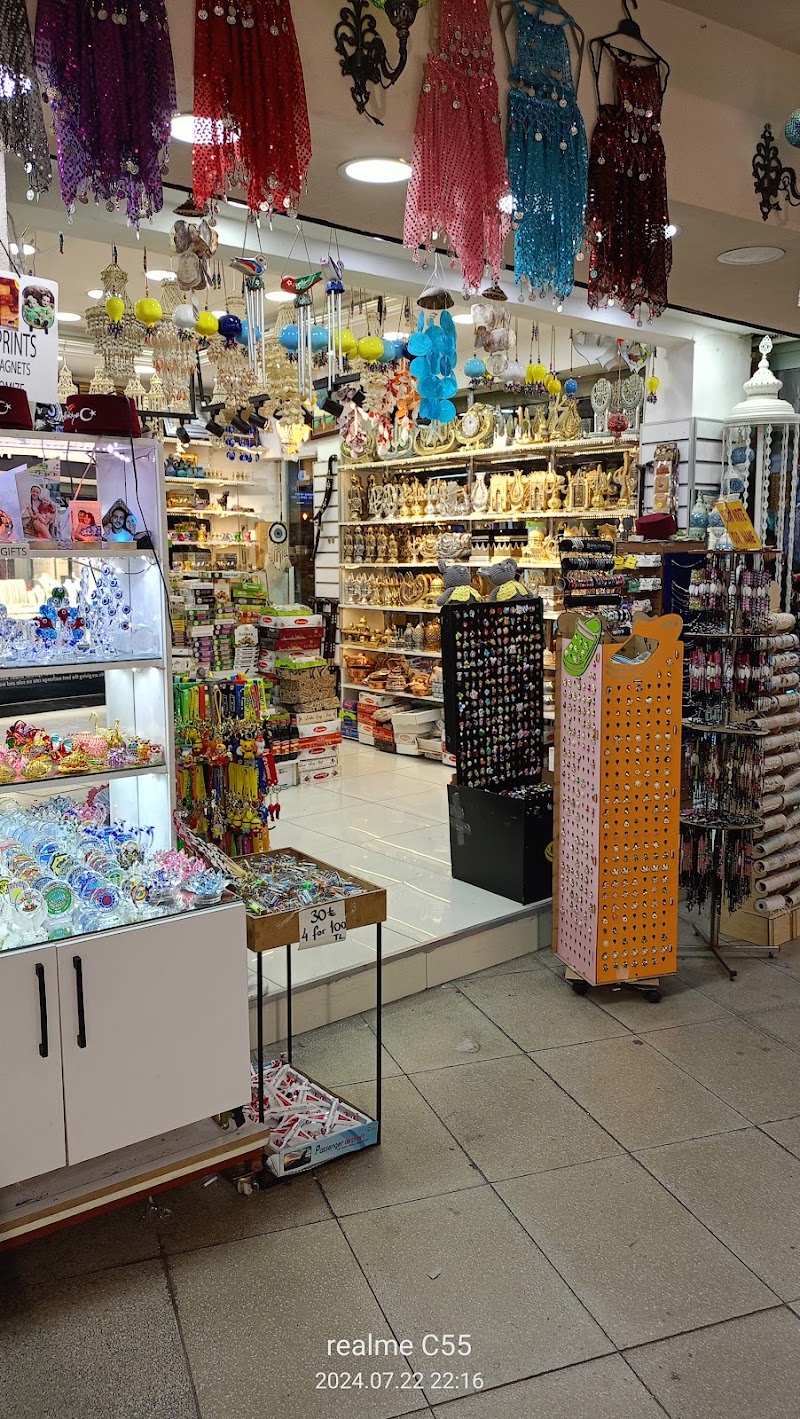 Bazaar Ayakkabı Levent inci - Bazaar Ayakkabı Levent inci Tepe, Yeniyol Cd. No:26, 48700 Marmaris/Muğla, Türkiye