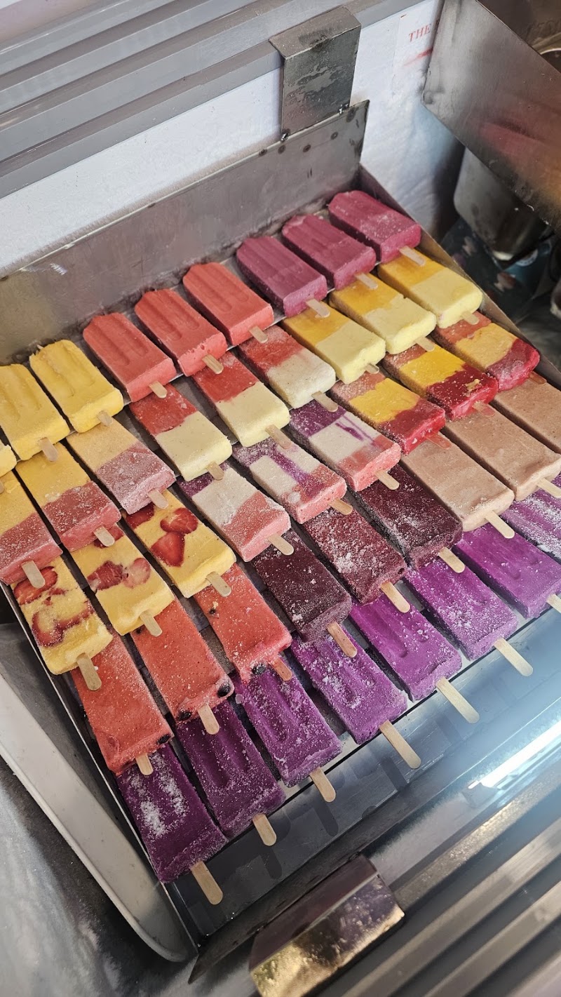 Ice & Fruits - Ice & Fruits, Kiosk No. 3, G-01, Central Plz Rd, Parsvnath Exotica, DLF Phase 5, Sector 53, Gurugram, Haryana 122011, India