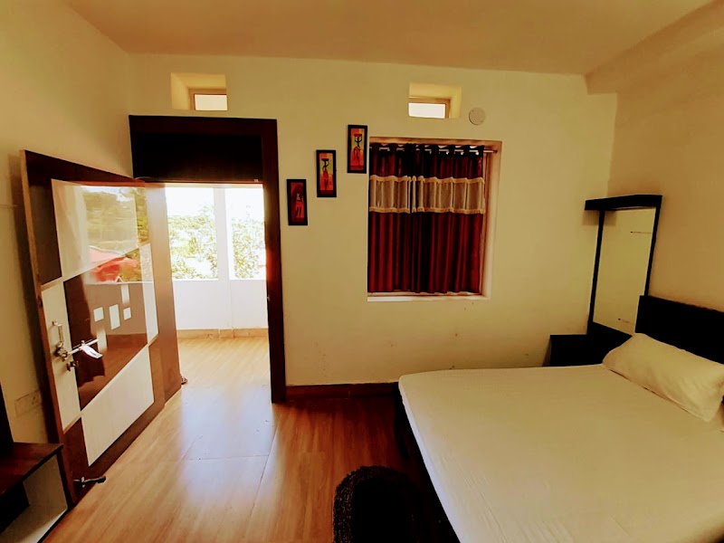 HOTEL RAVI AND SHASHI - HOTEL RAVI AND SHASHI, Police station road, Netarhat, Birjiatoli, Jharkhand 835218, India