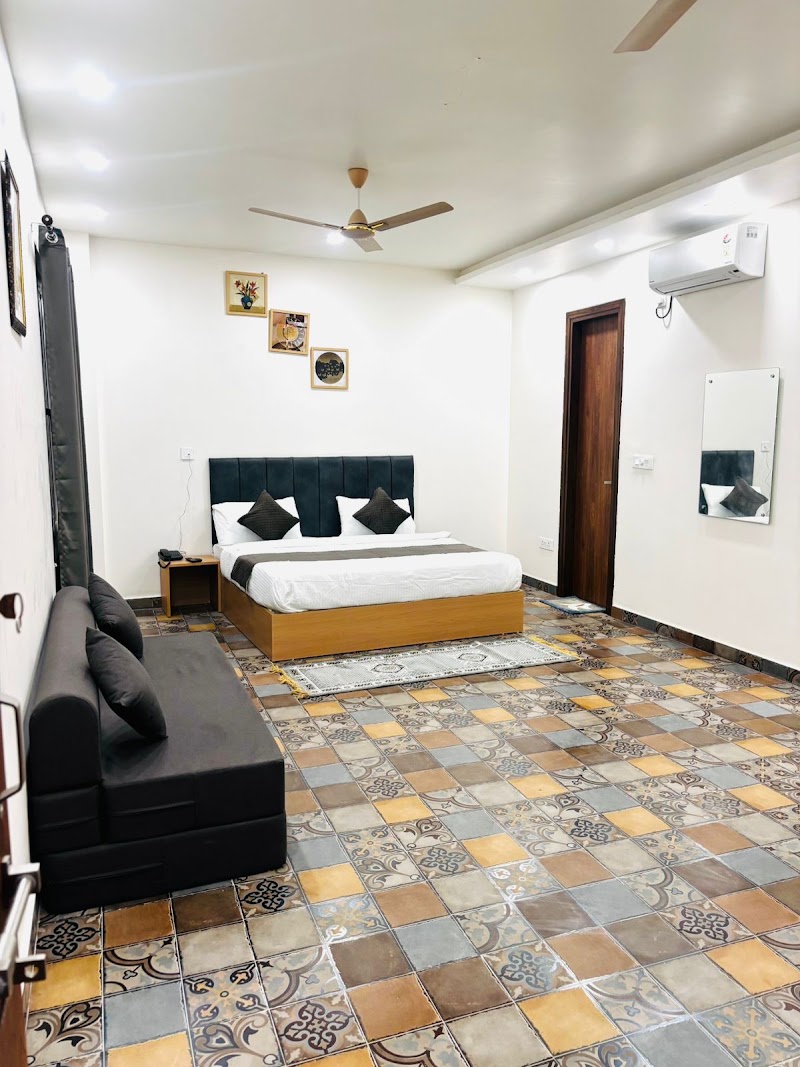 Hotel Nirvana Inn - Hotel Nirvana Inn 17C/2A, Tashkent Marg, near Lok Seva Aayog, Civil Lines, Prayagraj, Uttar Pradesh 211001, India