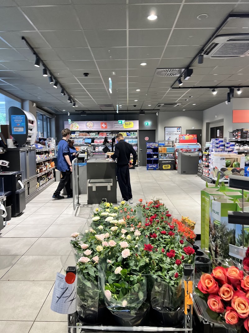 ALDI SUISSE - ALDI SUISSE, Zollstrasse 58, 8005 Zürich, Switzerland