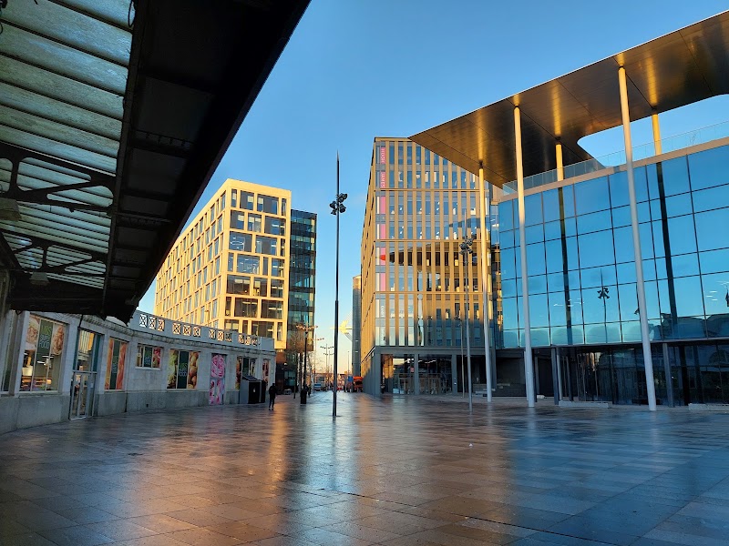 Cardiff Central - Cardiff Central Central Square, Cardiff CF10 1EP, UK