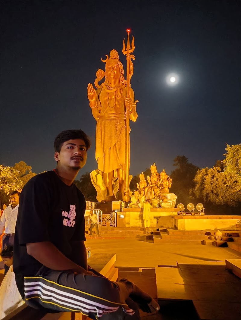 Shiv Murti, Gurugram - Shiv Murti, Gurugram 551, Palam Vihar Rd, Chauma Village, Sector 1, Palam Vihar, Gurugram, Haryana 122017, India