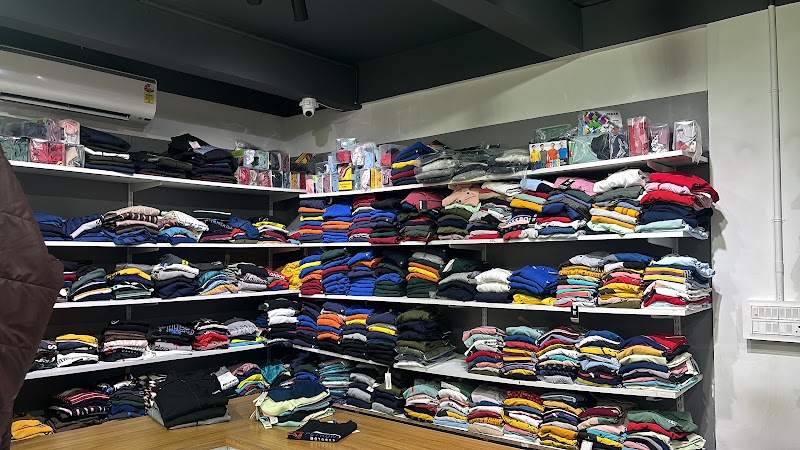 Maaax Mens Hub Sangamner - Maaax Mens Hub Sangamner H6C6+Q4, Bagvan Pura, Sangamner, Maharashtra 422605, India