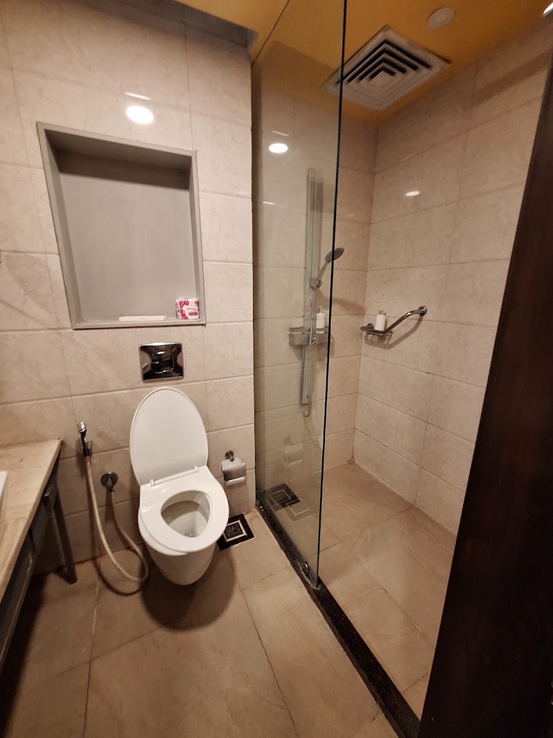 The Hosteller Bangalore, Brigade Road - The Hosteller Bangalore, Brigade Road 124, Brigade Rd, opposite Brigade Tower, near Vellara Junction, Ashok Nagar, Bengaluru, Karnataka 560025, India