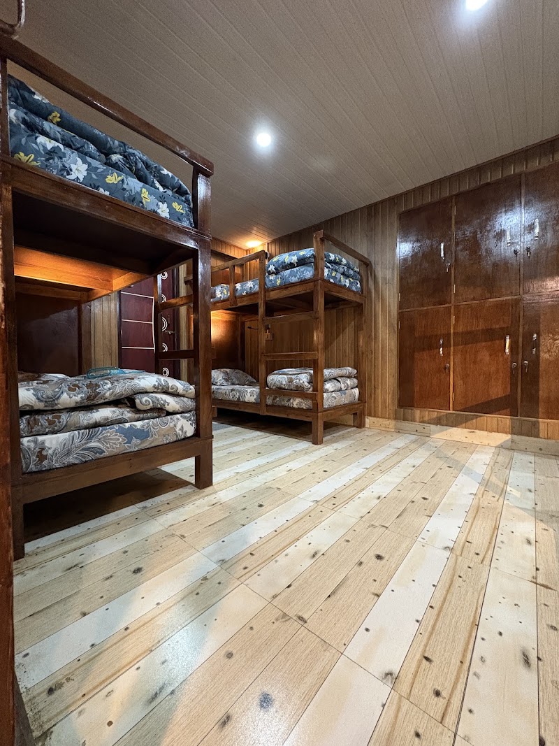 Bunk Stays Darjeeling - Bunk Stays Darjeeling Dr Zakir Hussain Rd, below SP bunglow, Chauk Bazaar, Darjeeling, West Bengal 734101, India