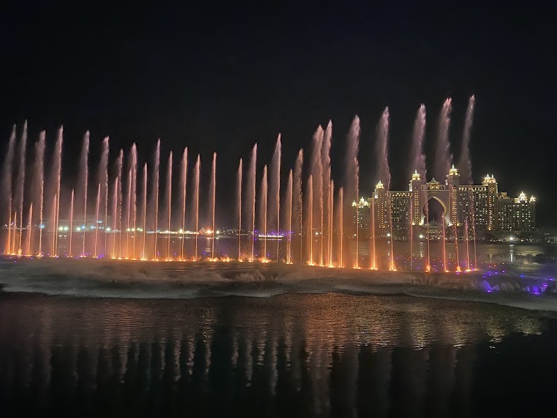The Palm Fountain - The Palm Fountain, The Pointe - Frond H - Palm Jumeirah - Dubai - United Arab Emirates
