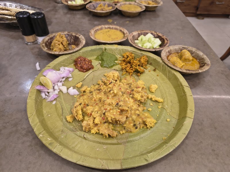 Krishna Dal Bati Restro Gulab Bagh Udaipur - Krishna Dal Bati Restro Gulab Bagh Udaipur 17, 1st Floor, Jal Darshan Market Hotel Green View Street, Gulab Bagh Rd, Old City, Brahmpuri, Udaipur, Rajasthan 313001, India
