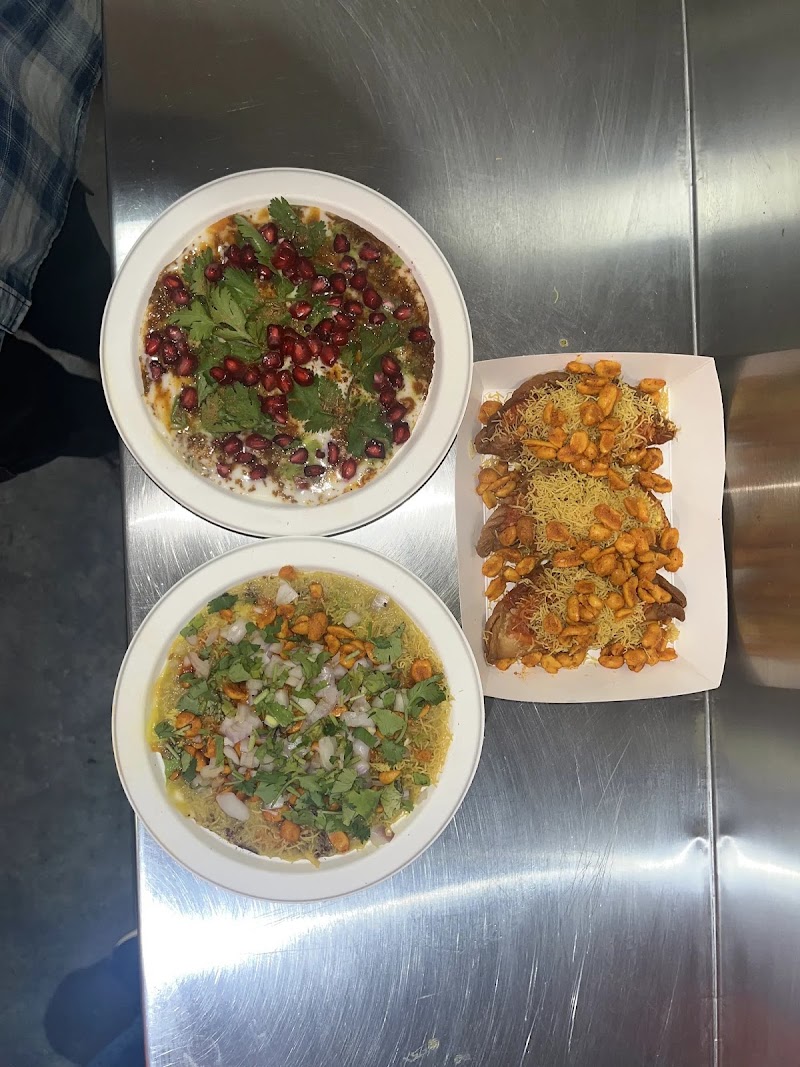 MAYUR GHUGHRA, DAL-PAKWAN, DAHI-VADA - MAYUR GHUGHRA, DAL-PAKWAN, DAHI-VADA, SANKALP APA, B/01, Judges Bunglow Rd, opp. HONEST HOTEL, PAKWAN, CHOWKDI, Ahmedabad, Gujarat 380054, India