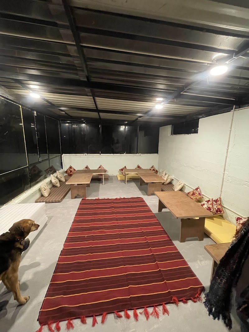 EEVOLVE An Eco - Hostel & Cafe - EEVOLVE An Eco - Hostel & Cafe Dharamkot Rd, Dharamkot, Dharamshala, Himachal Pradesh 176216, India