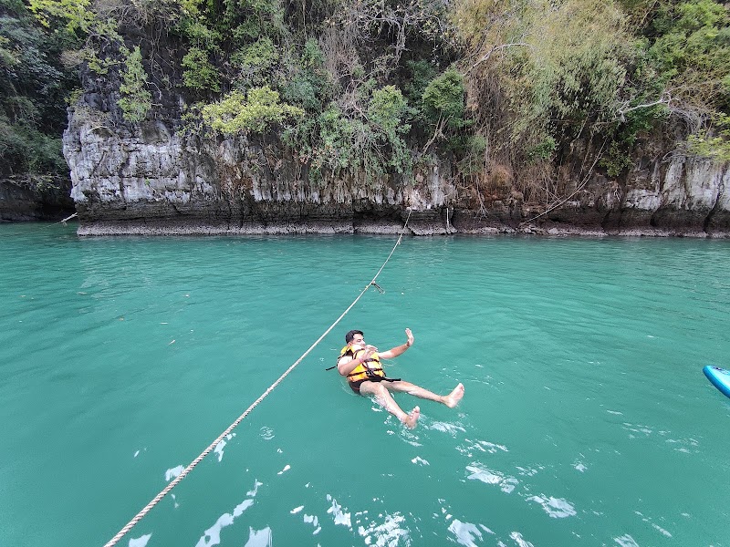 Pi Leh Bay - Pi Leh Bay MQM9+82R เกาะพีพี(อ่าวแหลมตง Tambon Ao Nang, เมือง Chang Wat Krabi 81000, Thailand