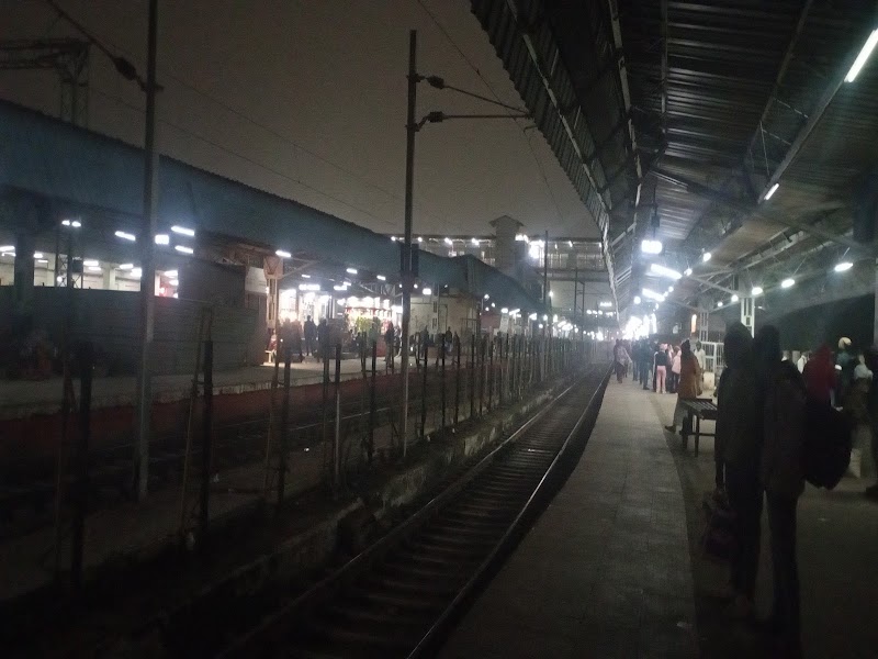 Gwalior Junction Railway Station platform 2 - Gwalior Junction Railway Station platform 2, 659M+26X, Junction, Railway Colony, Gwalior, Madhya Pradesh 474002, India