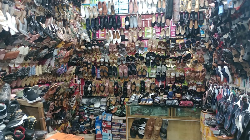 RATHNAM Market Port Blair - RATHNAM Market Port Blair, MP9R+P7J, Aberdeen Bazar, Aberdeen, Sri Vijaya Puram, Andaman and Nicobar Islands 744101, India