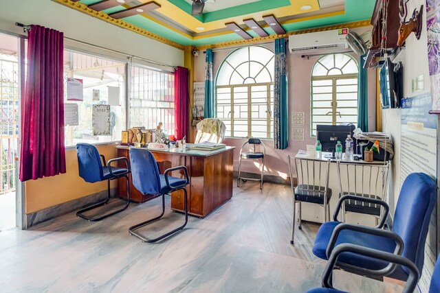 SPOT ON Lodge Bikash Bhawan - SPOT ON Lodge Bikash Bhawan Ward 35, Netaji Subhas Chandra Bose Rd, near Central Bank of, Bhaktinagar, Dabgram, Siliguri, West Bengal 734007, India