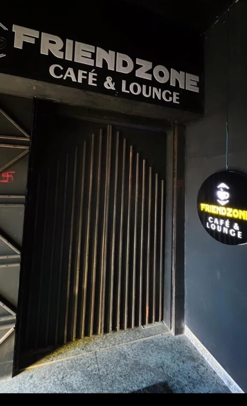 Friendzone Cafe & Lounge - Friendzone Cafe & Lounge 100 Feet Rd, near The Royal Inn Hotel, Shobhagpura, Udaipur, Rajasthan 313001, India