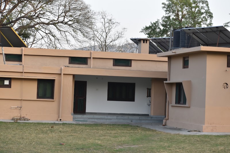 Khinnanauli Forest Rest House - Khinnanauli Forest Rest House Dhikala Zone, HWC3+6F3, F-3, Uttarakhand 246142, India