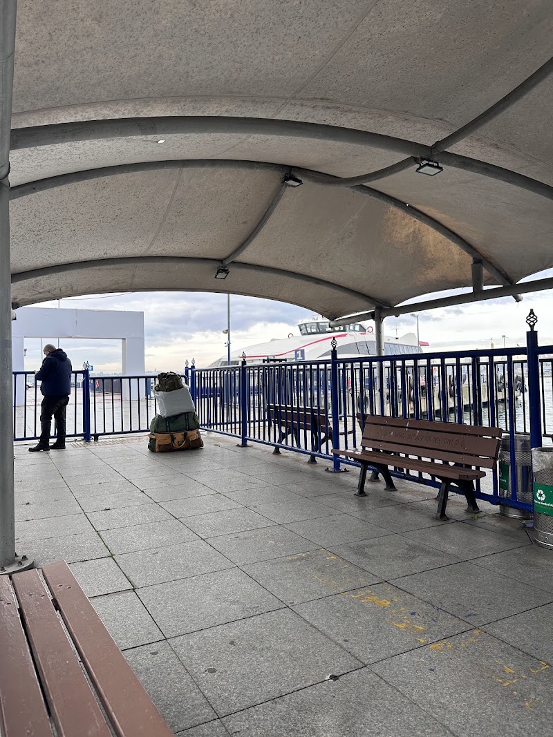 İDO Kadıköy Terminali - İDO Kadıköy Terminali, Caferağa, Neşet Ömer Sk. No:22, 34710, 34710 Kadıköy/İstanbul, Türkiye