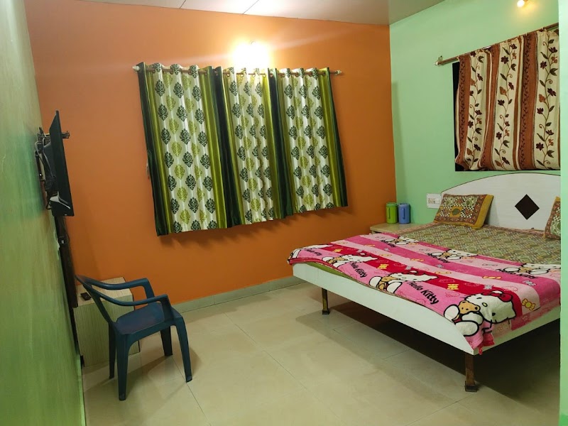 AHMED COTTAGE - AHMED COTTAGE, RAILWAY STATION, USMAN VALGE ROAD, near MATHERAN, opp. ROSHAN PALACE, Matheran, Maharashtra 410102, India