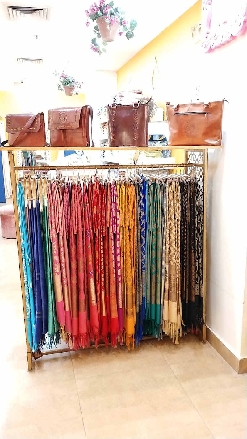 KUSVAA - KUSVAA Shop No MS19, Upper Ground, Dt Mega Mall, Golf Course Rd, near Escalator, near Santushti Store, Sector 28, DLF Phase 1, Gurugram, Haryana 122002, India