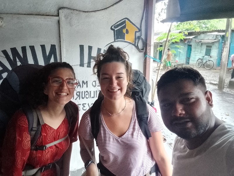 Atathi niwas guest house for Backpackers and Travellers - Atathi niwas guest house for Backpackers and Travellers Siliguri junction, Old Matigara Rd, near SITALA MANDIR, Ward 1, Patiram Jote, Siliguri, West Bengal 734003, India