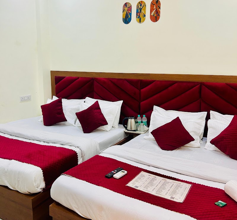 Hotel Shree - Hotel Shree No. 3, Atlas Chauraha 15, Arya Samaj Marg, meli wali gali, Daulat Ganj, Bahadurganj, Malipura, Ujjain, Madhya Pradesh 456001, India