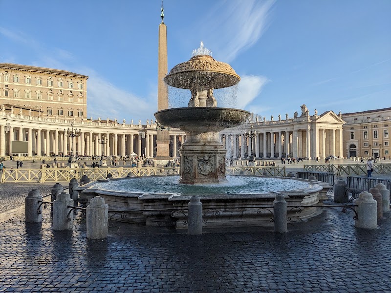 Bernini Fountain - Bernini Fountain, Piazza San Pietro, 00120 Città del Vaticano, Vatican City