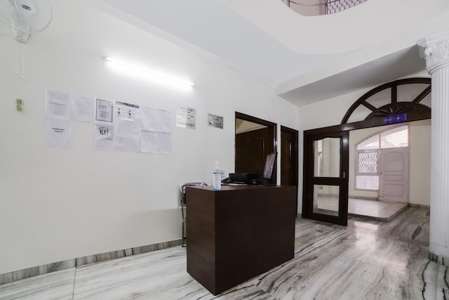 Hotel O by OYO Green Villa - Hotel O by OYO Green Villa, C-61, above S B I Bank, near Kosmos Hospital, Surya Niketan, Anand Vihar, New Delhi, Delhi, 110092, India