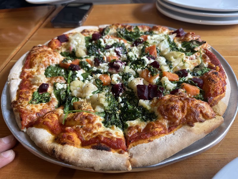Rocky Mountain Flatbread Co. - Rocky Mountain Flatbread Co. 838 10 St, Canmore, AB T1W 2A7, Canada