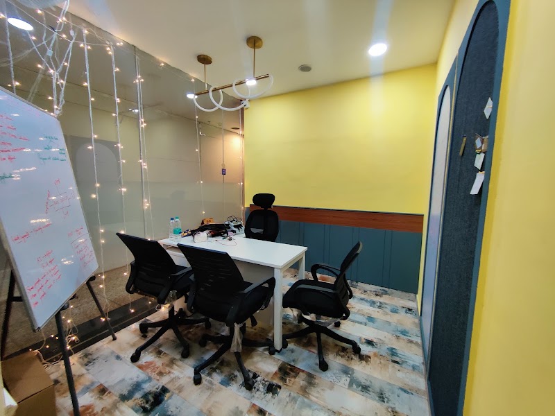 Zenith Co working Space Raipur - Zenith Co working Space Raipur, 7th Floor, Currency Tower, VIP Rd, Telibandha, Raipur, Chhattisgarh 492001, India
