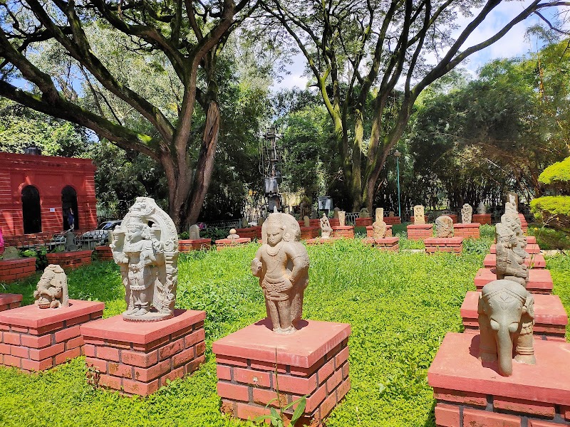 Government Museum - Government Museum Venkatappa Art Gallery Building, Kasturba Rd, Ambedkar Veedhi, Sampangi Rama Nagar, Bengaluru, Karnataka 560001, India