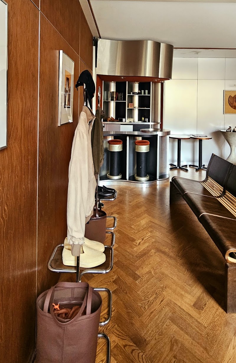Arthur Sleep - Arthur Sleep, 124 Mount St, London W1K 3NR, UK