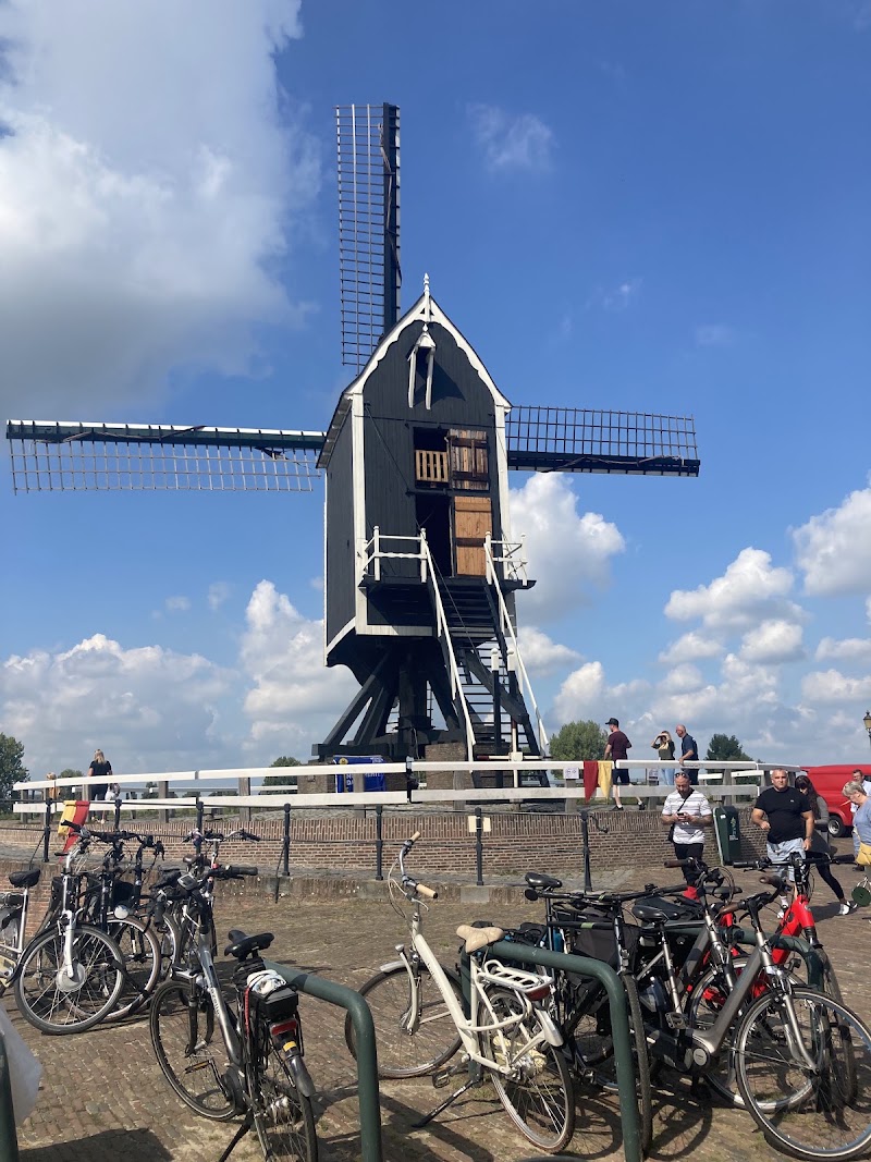 Winkelen en Restaurants in Heusden Vesting-Ondernemersvereniging Heusden Vesting - Winkelen en Restaurants in Heusden Vesting-Ondernemersvereniging Heusden Vesting Botermarkt 12, 5256 AV Heusden, Netherlands