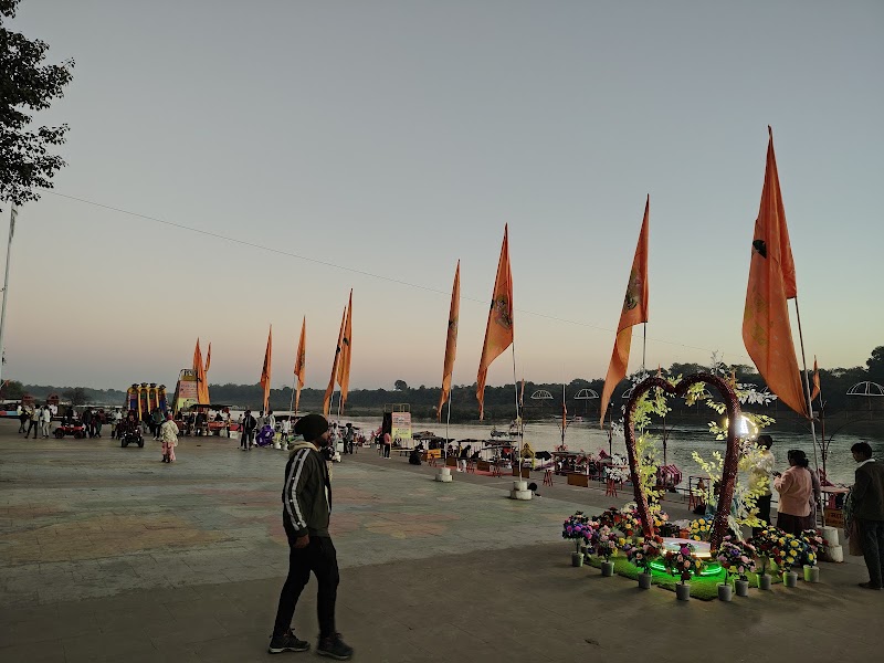Gwarighat Narmada Ghat - Gwarighat Narmada Ghat, 4W5H+X3M, Gwarighat, Jabalpur, Madhya Pradesh 482008, India