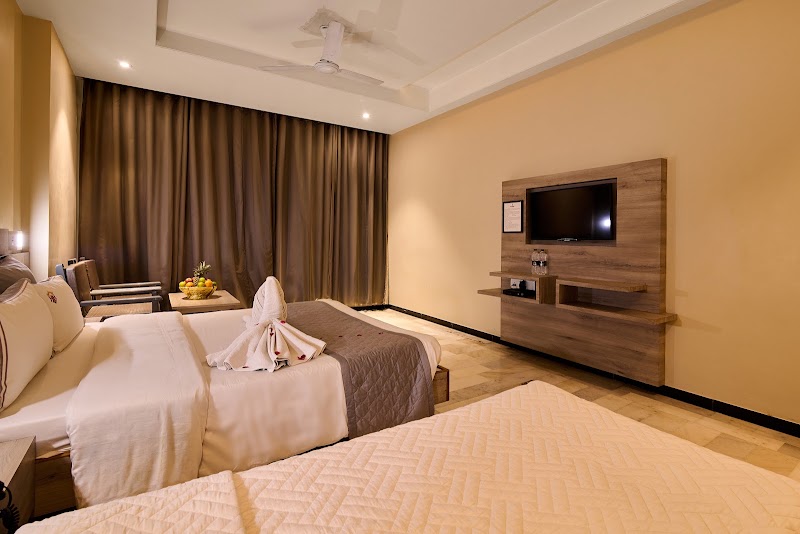 Hotel Hrushikesh - Hotel Hrushikesh Nagar Manmad Highway, opp. New Darshan Complex, near Double Bridge, Shirdi, Maharashtra 423109, India