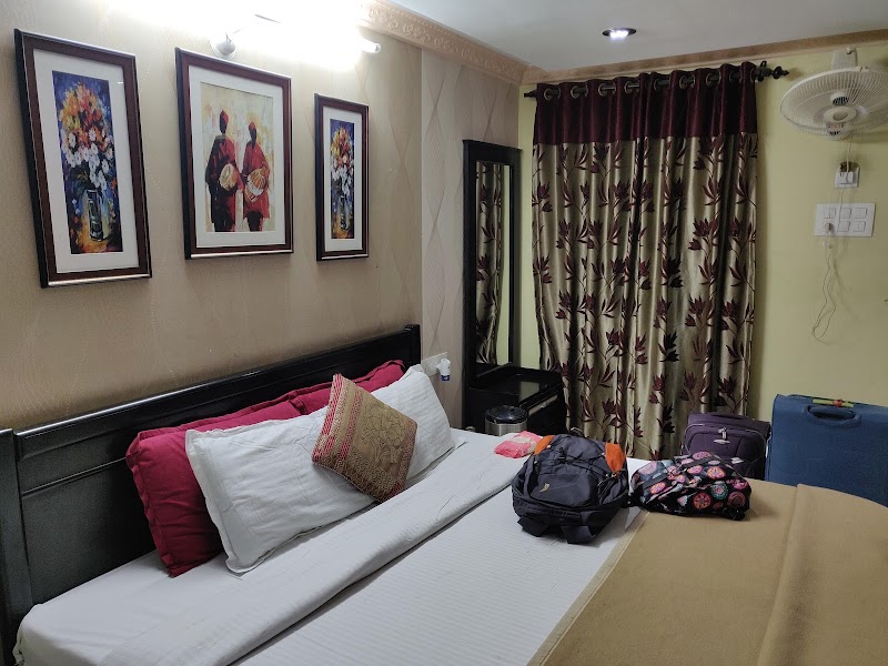 Rajeshwari Resort Udaipur - Rajeshwari Resort Udaipur Near Geetanjali Hospital, Jamar Kotda, HP4J+R7Q, Road, National Highway 8, Sector 5, Karni Nagar, Adarsh Nagar, Udaipur, Rajasthan 313001, India