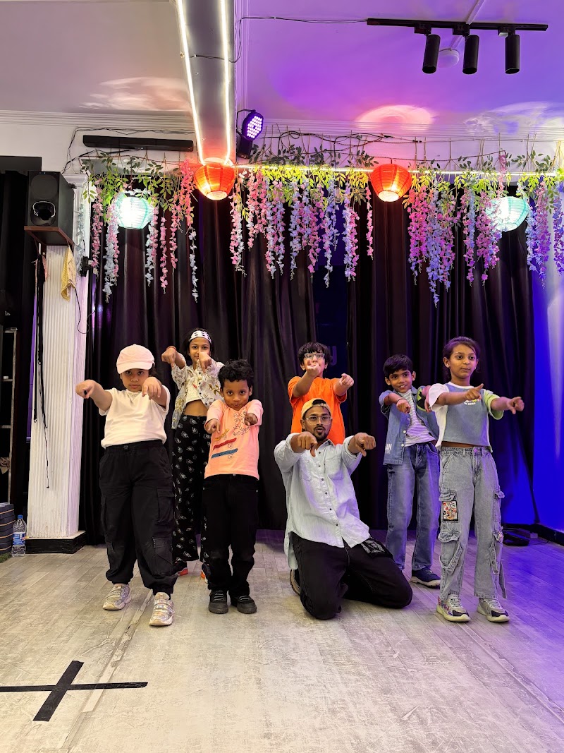 Creative Corner Dance Studio - Creative Corner Dance Studio H. No. 166P Basement, near Chhaya Nursery, Sector 23, Gurugram, Haryana 122017, India