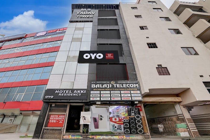 Hotel O Akki Residency - Hotel O Akki Residency MS Yadav Tower, B-121, near HDFC Bank, Sector 63 A, Noida, Chotpur, Uttar Pradesh 201307, India