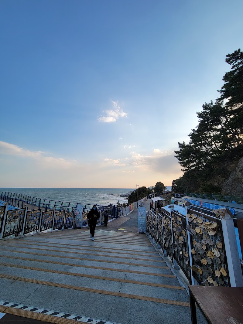 해운대블루라인파크 다릿돌전망대 - 해운대블루라인파크 다릿돌전망대 South Korea, 부산광역시 해운대구 중제2동