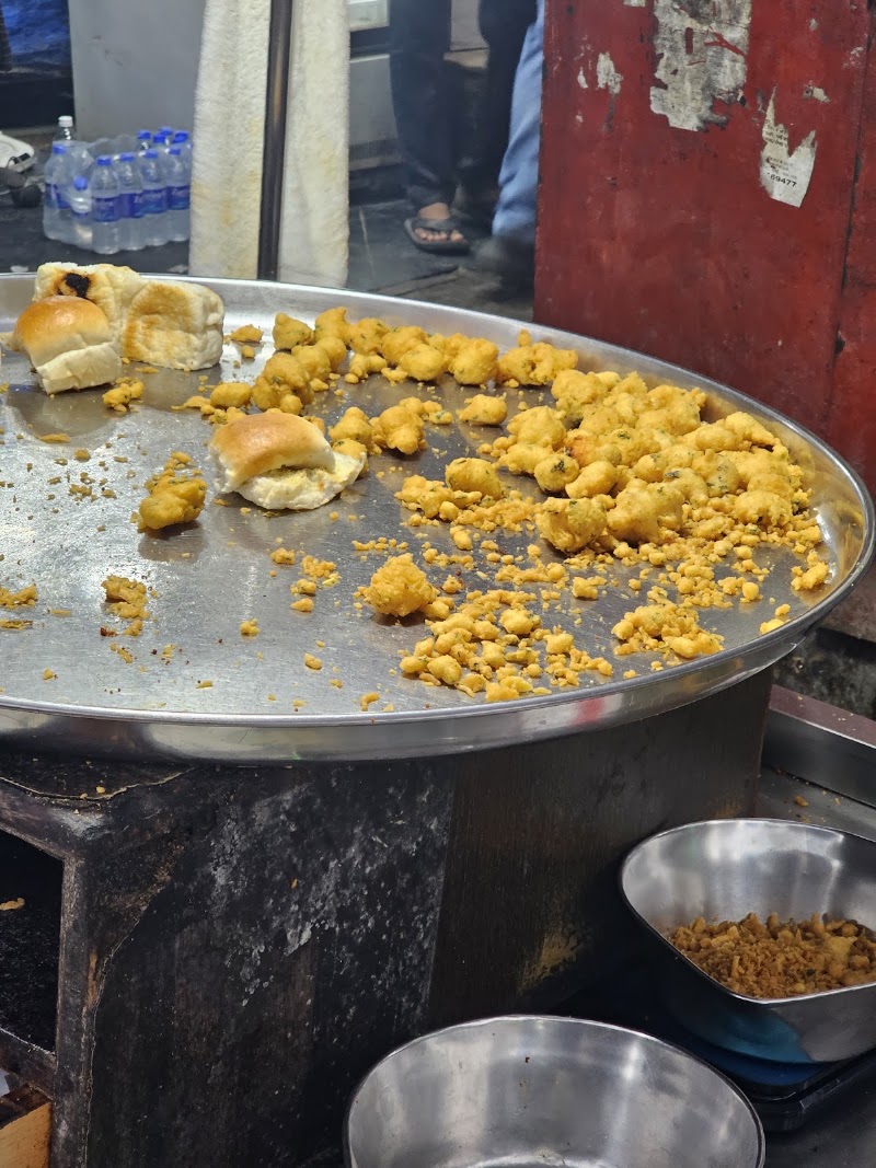 Famous Katkar Vada Pav - Famous Katkar Vada Pav, SP Road, 13th Ln, near Shiv Sena Shakha, Dalal Estate, Nagpada, Mumbai, Maharashtra 400008, India