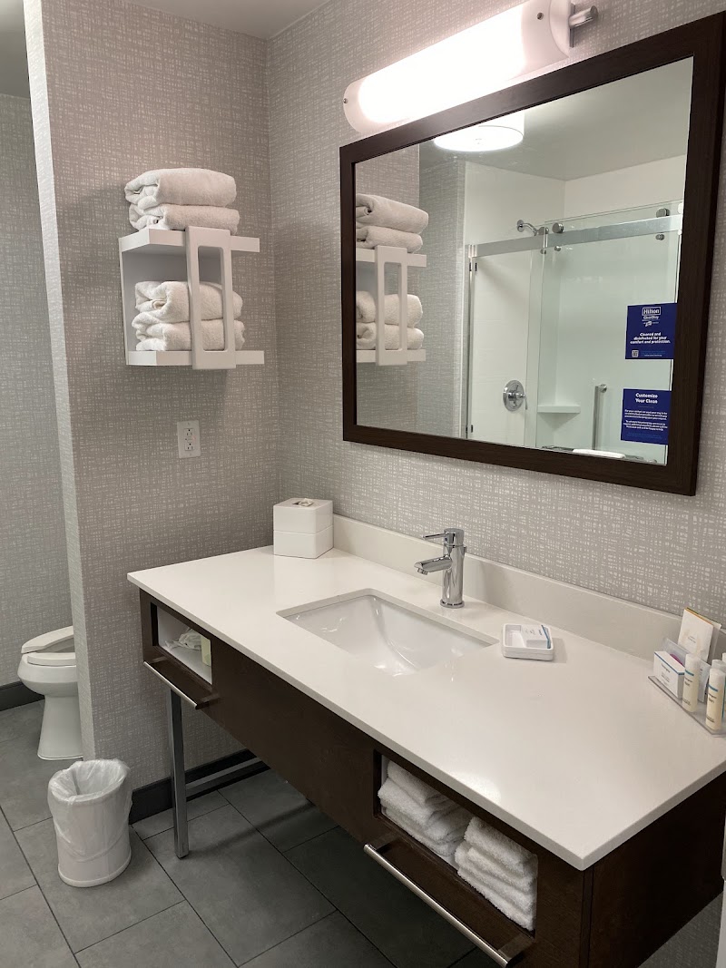 Hampton Inn & Suites Pittsburgh-Downtown - Hampton Inn & Suites Pittsburgh-Downtown, 1247 Smallman St, Pittsburgh, PA 15222, USA