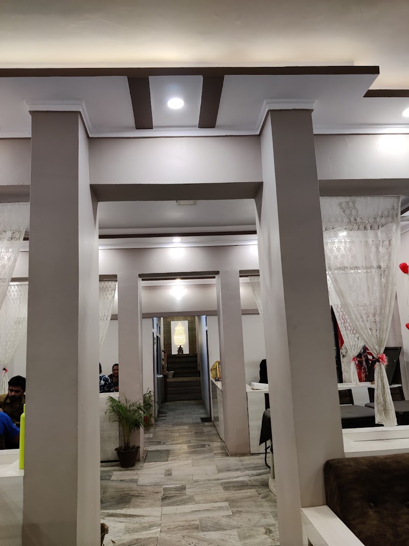 Hotel Siddhartha - Hotel Siddhartha 16/A Madhav Club Road, Teen Batti Chauraha, Freeganj, Madhav Nagar, Ujjain, Madhya Pradesh 456010, India
