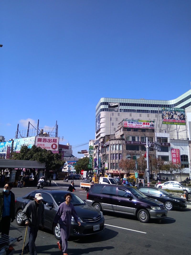 Hsinchu Station (Zhongzheng Rd.) - Hsinchu Station (Zhongzheng Rd.), East District, Hsinchu City, Taiwan 300