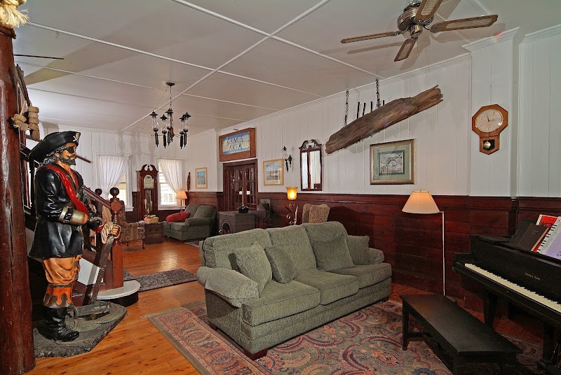 Blackbeard's Lodge - Blackbeard's Lodge, 111 Back Rd, Ocracoke, NC 27960, USA