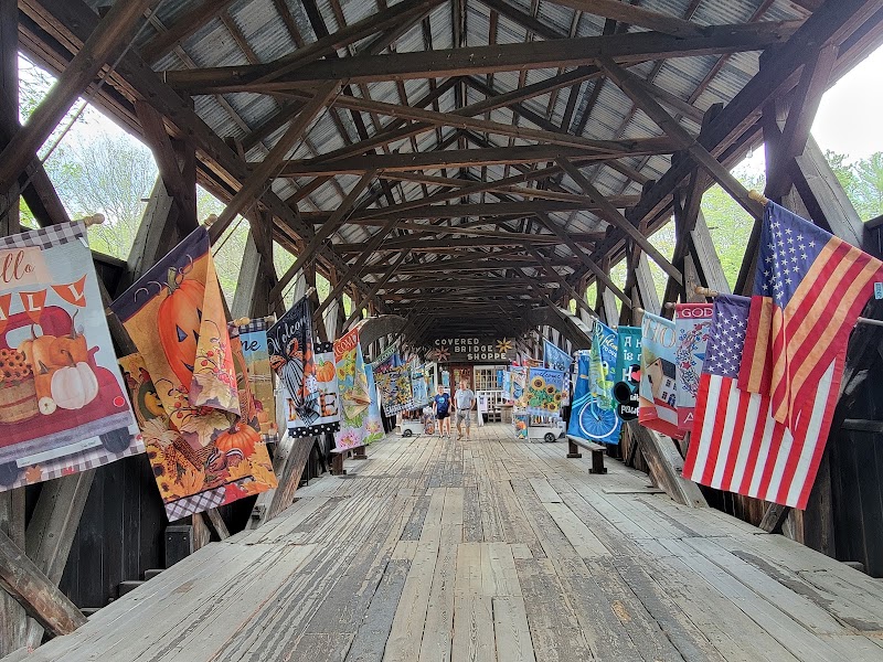 Historic Bartlett Covered Bridge - Historic Bartlett Covered Bridge 404 US-302, Glen, NH 03838, USA
