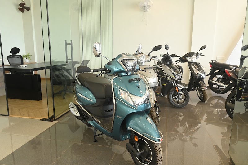 Rajiv Lochan Automobiles - Hero MotoCorp - Rajiv Lochan Automobiles - Hero MotoCorp Rajim - Fingeshwar - Mahasamund Rd, near Tahsil Office, opposite John Deere showroom, Rajim, Chhattisgarh 493885, India