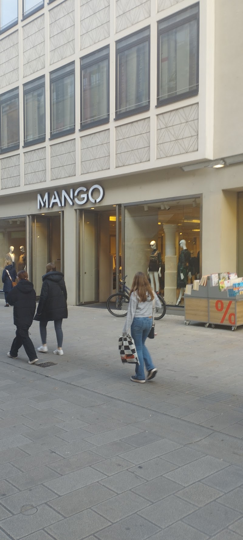 Mango - Mango, Annastraße 21-23, 86150 Augsburg, Germany