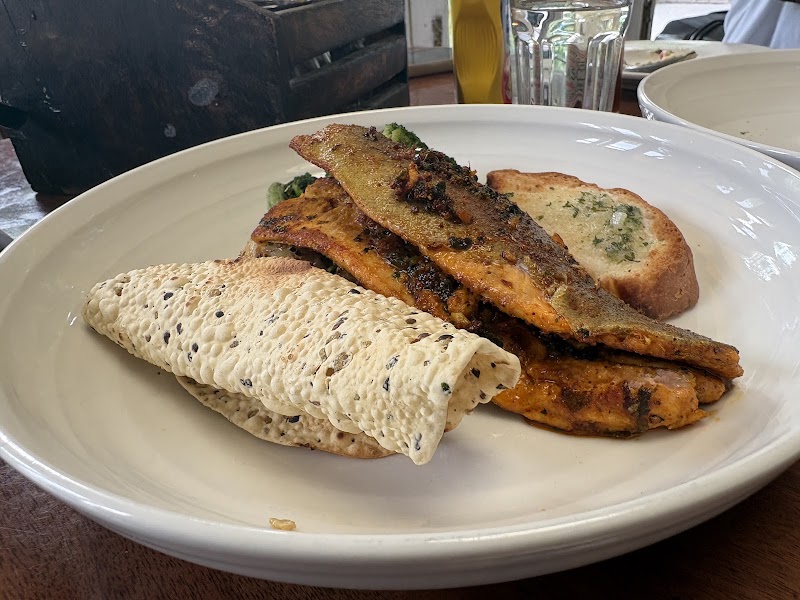 Johnson Bar & Restaurant - Johnson Bar & Restaurant Mall Rd, Siyal, Manali, Himachal Pradesh 175131, India