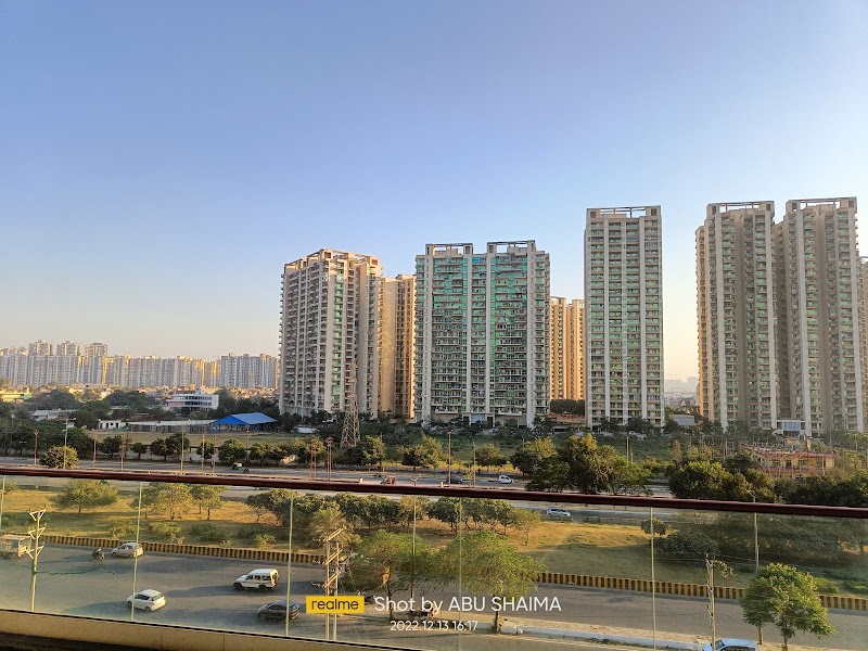 Greater Noida West Road - Greater Noida West Road, Greater Noida W Rd, Uttar Pradesh, India